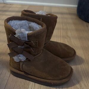 Brown Suede Boots with Bow Detail - size 7T toddler girl by Koolaburra by Uggs